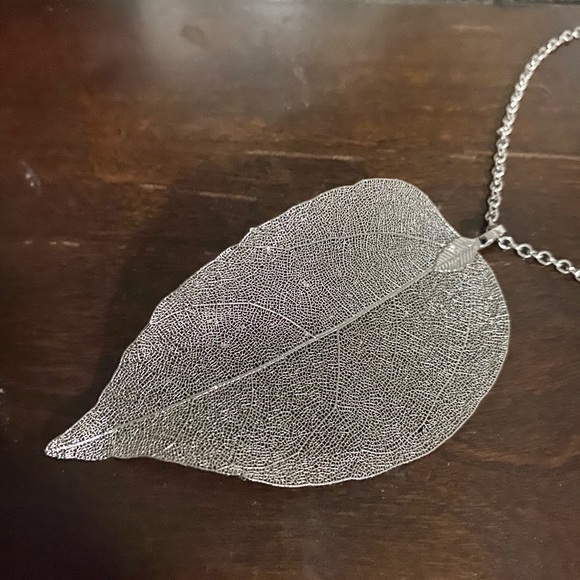 Leaf silver necklace - Picture 3 of 3